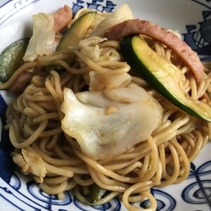 ズッキーニ☆キャベツ☆もやし☆人参入り焼きそば♪